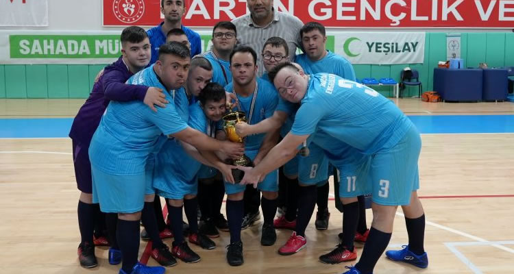 Bağcılar Belediyesi Engelliler Spor Kulübü Futsal Türkiye Şampiyonası’nda ikinci oldu.