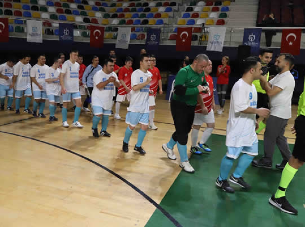Futsal Takımı Turnuvaya Galibiyetle Başladı
