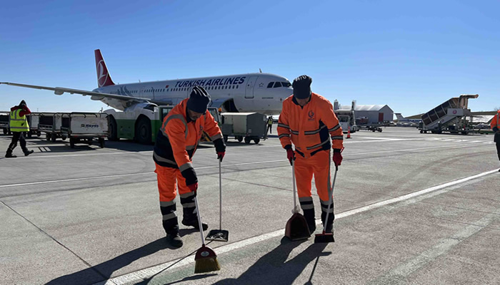 Bağcılar Belediyesi Adıyaman Havalimanı Temizliğini Yaptı