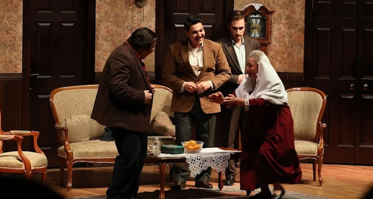 Fatih’te Bir Konak tiyatro oyunu izleyiciyle buluştu